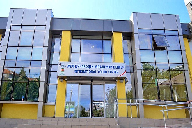 Юни в Международния младежки център в Стара Загора: социални вечери, спорт и кръводаряване