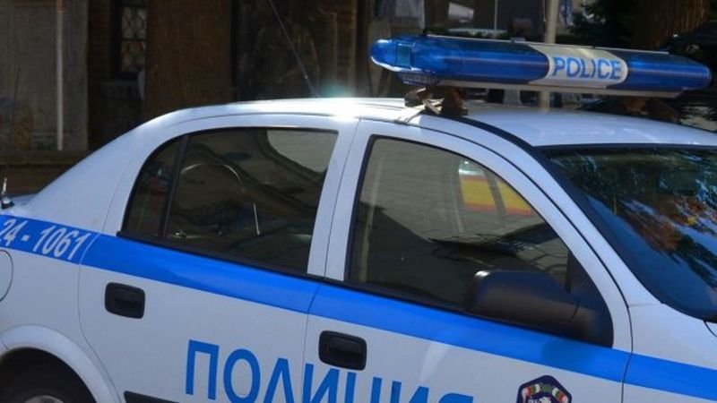 17-годишно момиче и 16-годишно момче са задържани заради притежание на наркотици