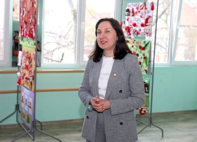 Надежда Чакърова: В тези най-хубави празници мартеничката да ни носи здраве и късмет