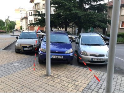 Паркиране върху зелени площи и тротоари остава водещо нарушение в Стара Загора: 13 акта и над 480 глоби за седмица в Стара Загора