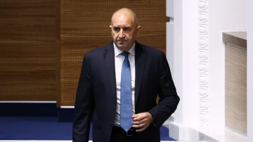 Румен Радев коментира външния дълг в контекста на новия кабинет: Най-вероятно е неизбежно тегленето