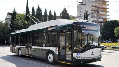 Пътничка пострада в тролей в Стара Загора след рязко спиране: шофьорът избягвал удар