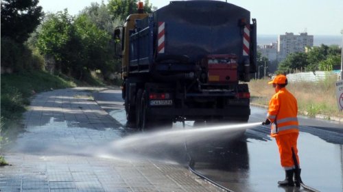 Стара Загора мие ключови улици на 21 април: вижте къде ще има техника