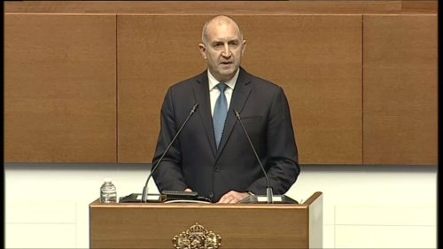 Парламентът избра Румен Радев за премиер: България има редовно правителство 18 дни след изборите
