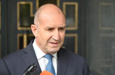 Румен Радев призова правителството да преразгледа запасите от петрол, горива и газ заради кризата в Близкия изток