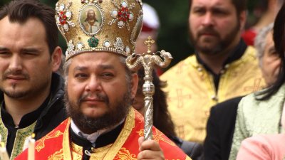 Старозагорският митрополит Киприан отслужи тържествена литургия на Шипка за 3 март