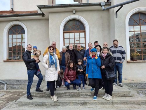 ЛИПА дари 40 хранителни пакета за Великден в Стара Загора: помощ за нуждаещи се край храм &bdquo;Св. Паисий&ldquo;