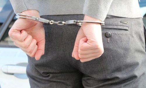 Пет кражби за един ден в Старозагорско: разбити врати, вендинг автомати и кола край гората