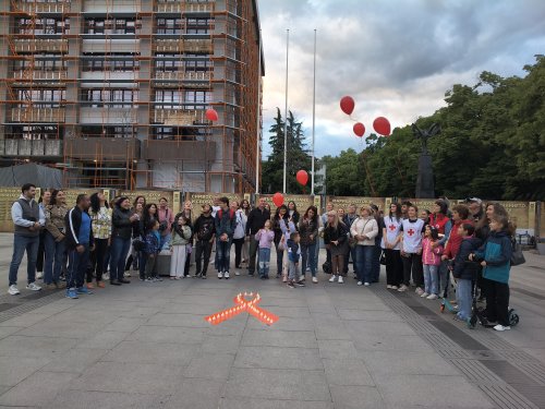 Свещи във формата на червената панделка: Стара Загора почете засегнатите от ХИВ/СПИН