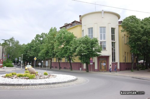 Библиотека &bdquo;Искра&ldquo; отваря фронт срещу фалшивите новини: безплатни прожекции и интерактивна изложба
