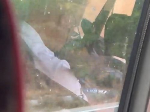 (ВИДЕО) Шофьор на автобус гледал порно зад волана по време на курс София&ndash;Казанлък