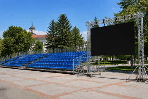 Павел баня постави нови трибуни и LED екран в центъра