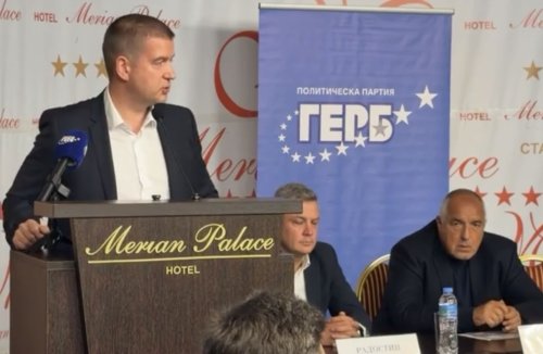 Живко Тодоров извади оставката &bdquo;от задния джоб&ldquo; и поиска вот на доверие. Залата на ГЕРБ го подкрепи