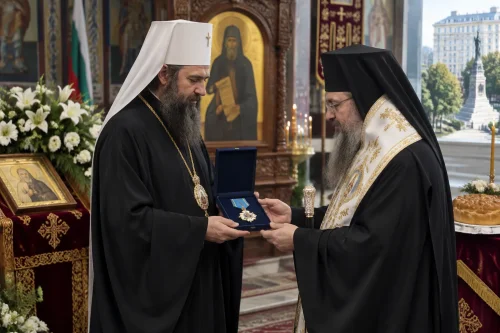 Патриарх Даниил връчи орден на митрополит Киприан в Стара Загора