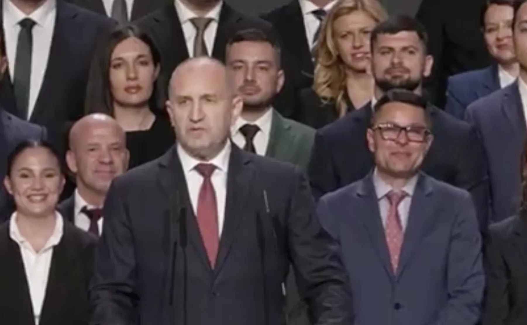 Румен Радев на закриването на предизборната си кампания: „Без коалиции с ГЕРБ, ПП–ДБ и ДПС. Целта е пълно мнозинство“