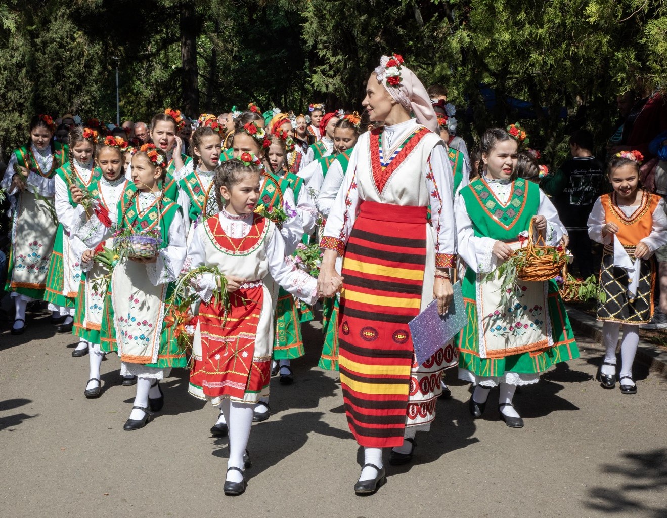 Цветница в Стара Загора: 813 Росици и 523 Маргарити празнуват имен ден