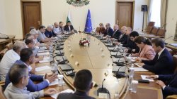 Радев: България няма да се откаже от въглищната енергетика &ndash; ТЕЦ-овете остават ключови