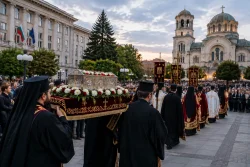 Стотици посрещнаха мощите на Св. Климент в Стара Загора