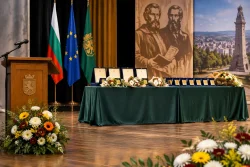 Стара Загора отличи учители и културни дейци за Будителите